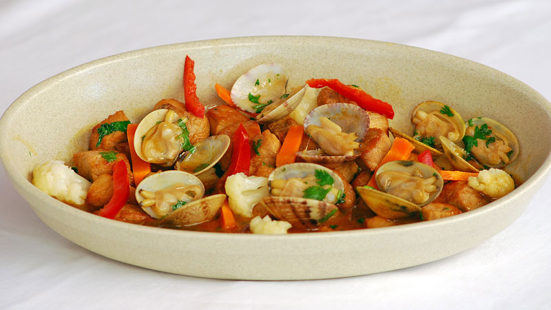 Carne de Porco à Alentejana